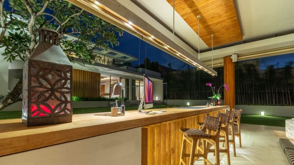 The Iman Villa - Private lounge bar
